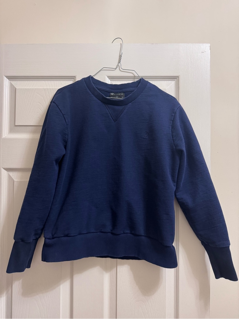 Figs Woman’s Navy Blue Crewneck Sweater Medium